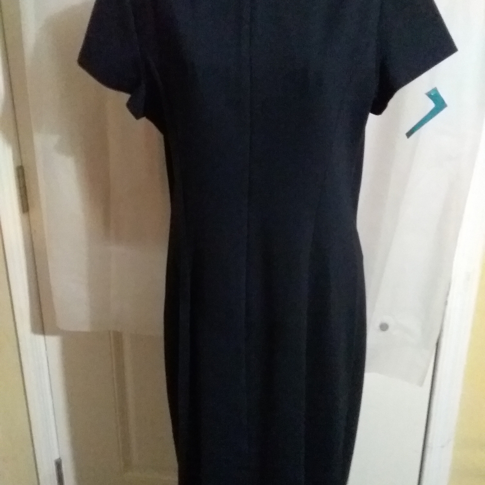 Dress - Picture 2 of 2